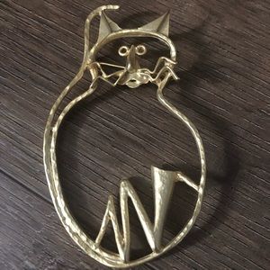 Lovely XL Gold Tone Cat Brooch